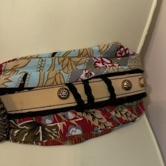Vtg  90s cloth statement red, green & gold belt with large‎ oval brass “buckle” main image 3